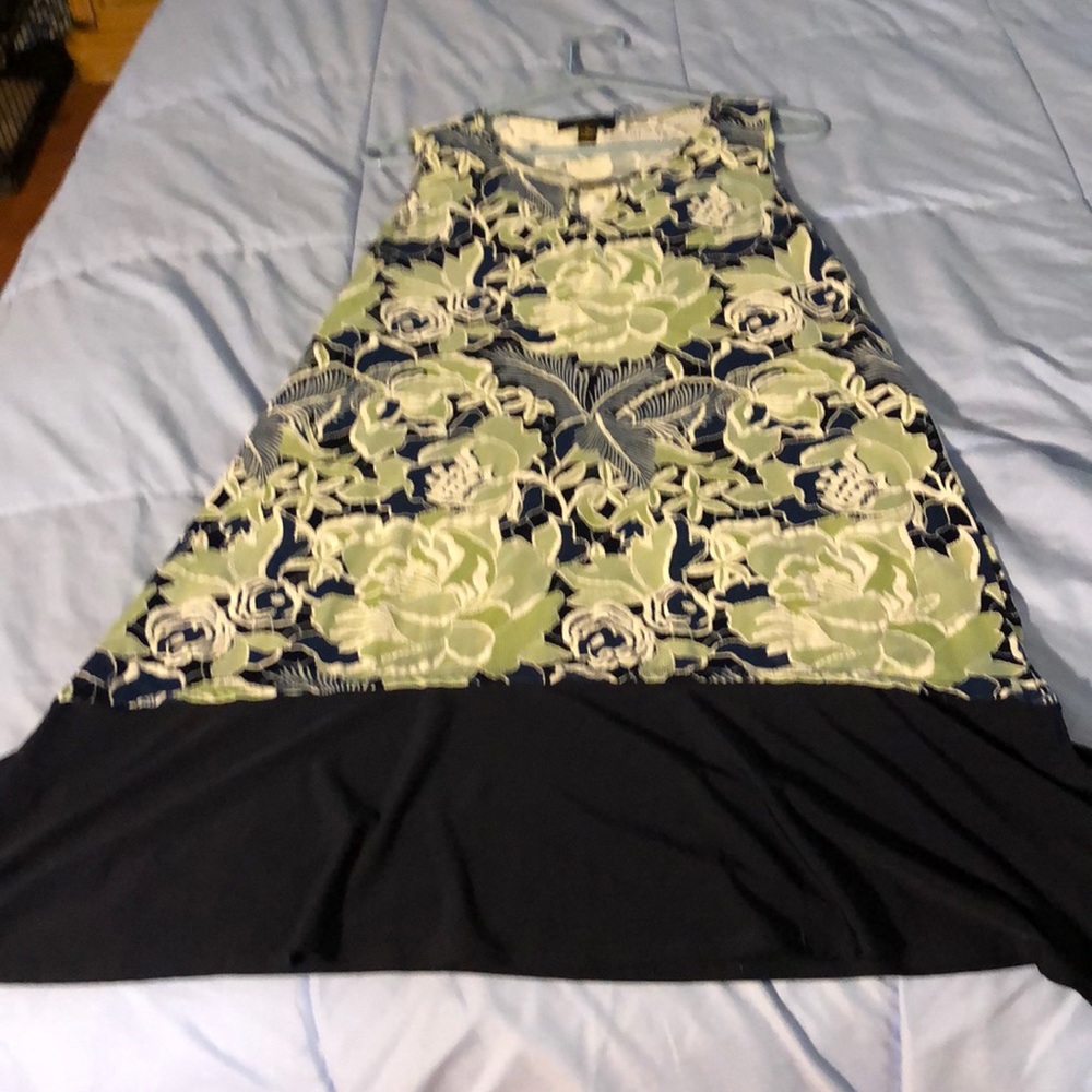 Sleeveless dress